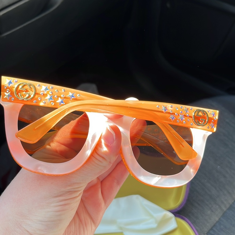 Gucci Orange Star-Embellished Sunglasses - Picture 2 of 3